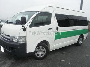 /2011/carads/toyota-hiace--789890.JPG