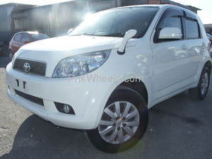 /2011/carads/toyota-rush--828939.JPG
