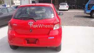 Slide_toyota-vitz--784467