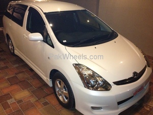 /2011/carads/toyota-wish--811458.JPG