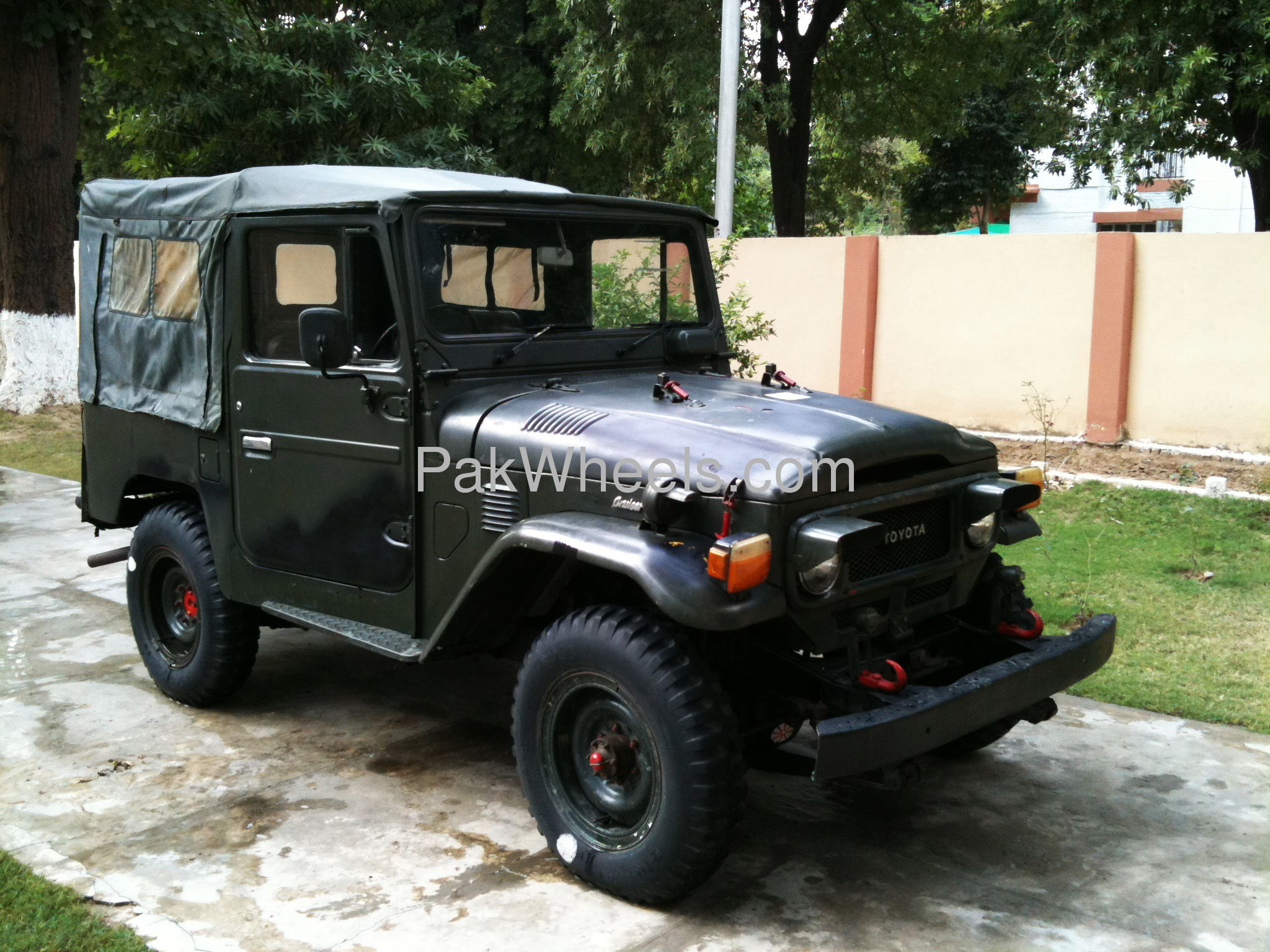Toyota Land Cruiser 1984 of Fouad - 43330