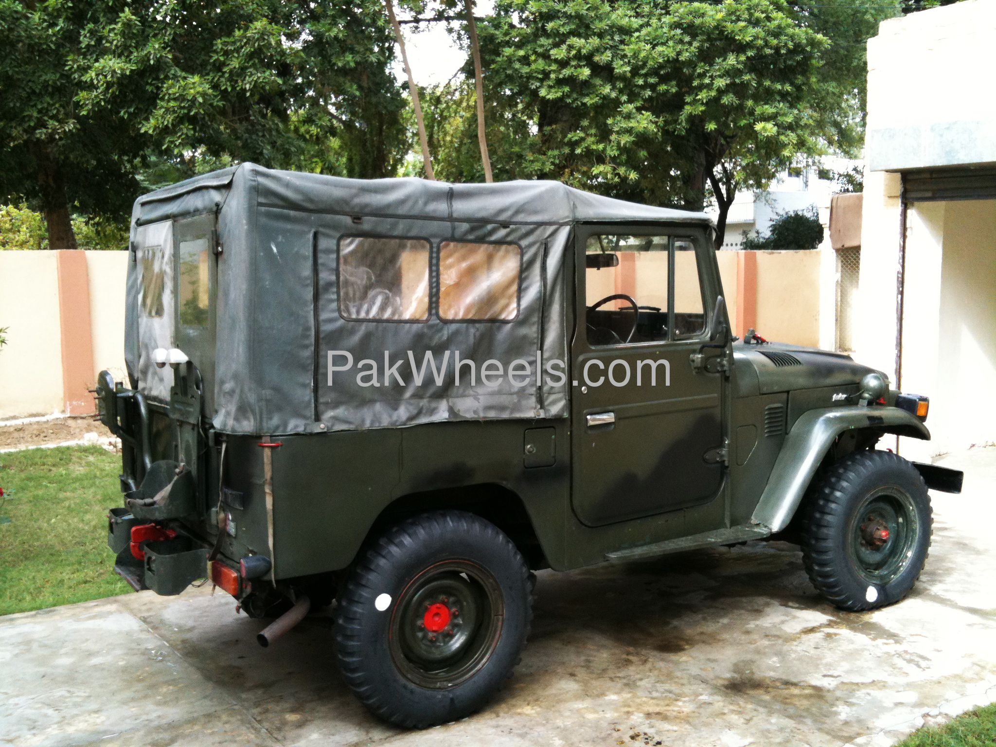 Toyota Land Cruiser 1984 of Fouad - 43332