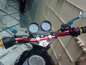 Slide_ravi-piaggio-125-2011-888295