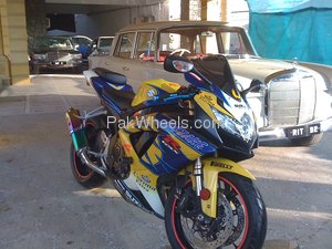 Slide_suzuki-gsx-r600-2008-873647