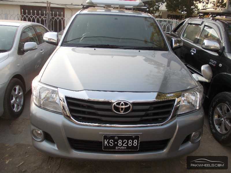 Toyota vigo for sale in pakistan 2013