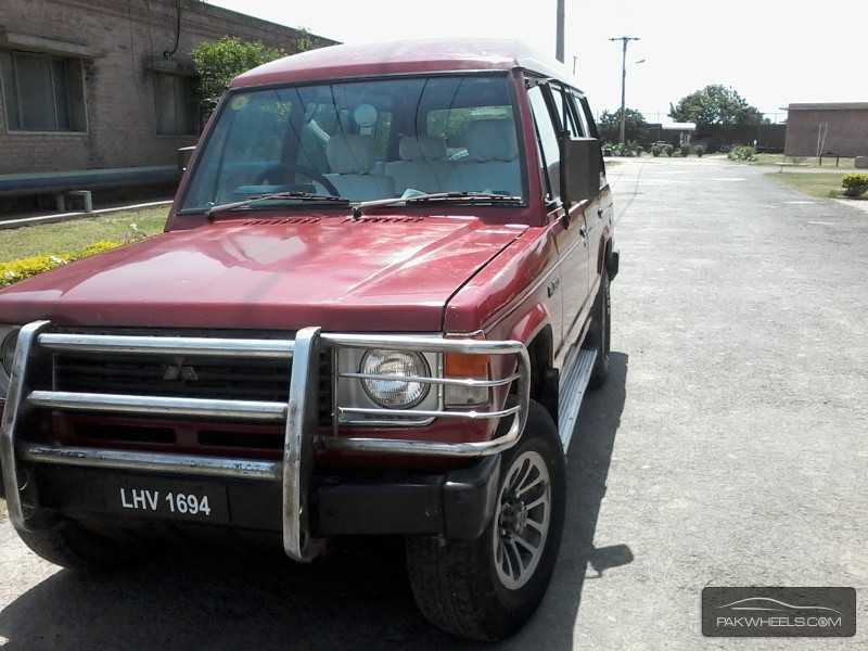 Mitsubishi pajero for sale in lahore