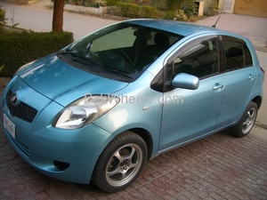 Slide_toyota-vitz-2005-896296