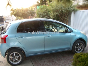 Slide_toyota-vitz-2005-896301