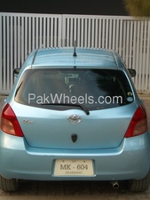 Slide_toyota-vitz-2005-896317