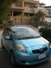 Slide_toyota-vitz-2005-896326