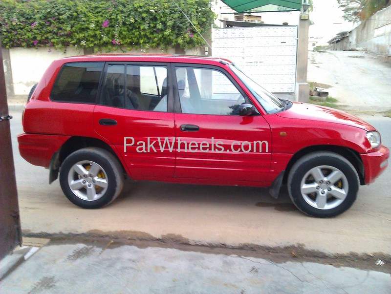Toyota RAV4 1996 of omarmansoor - 67508