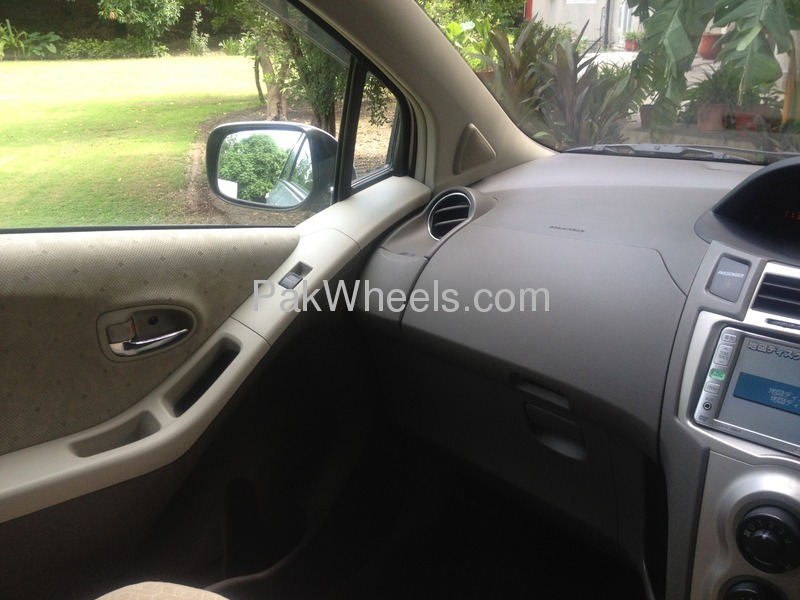 Toyota Vitz 2009 of imranqamar - 70870